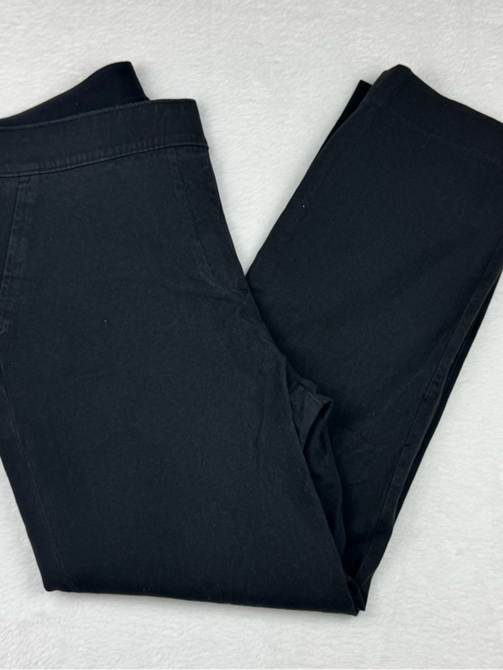 Spanx pull-on design with built-in shaping technology. Women’s size L.